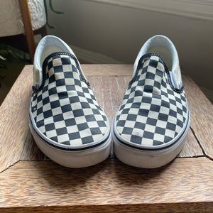 Mens 7 /Unisex The O.G. Black and White Pattern!